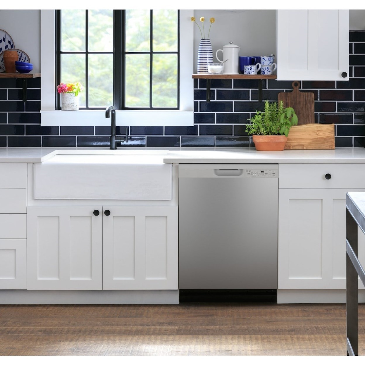 GE Appliances Dishwashers  GE® Front Control Dishwasher