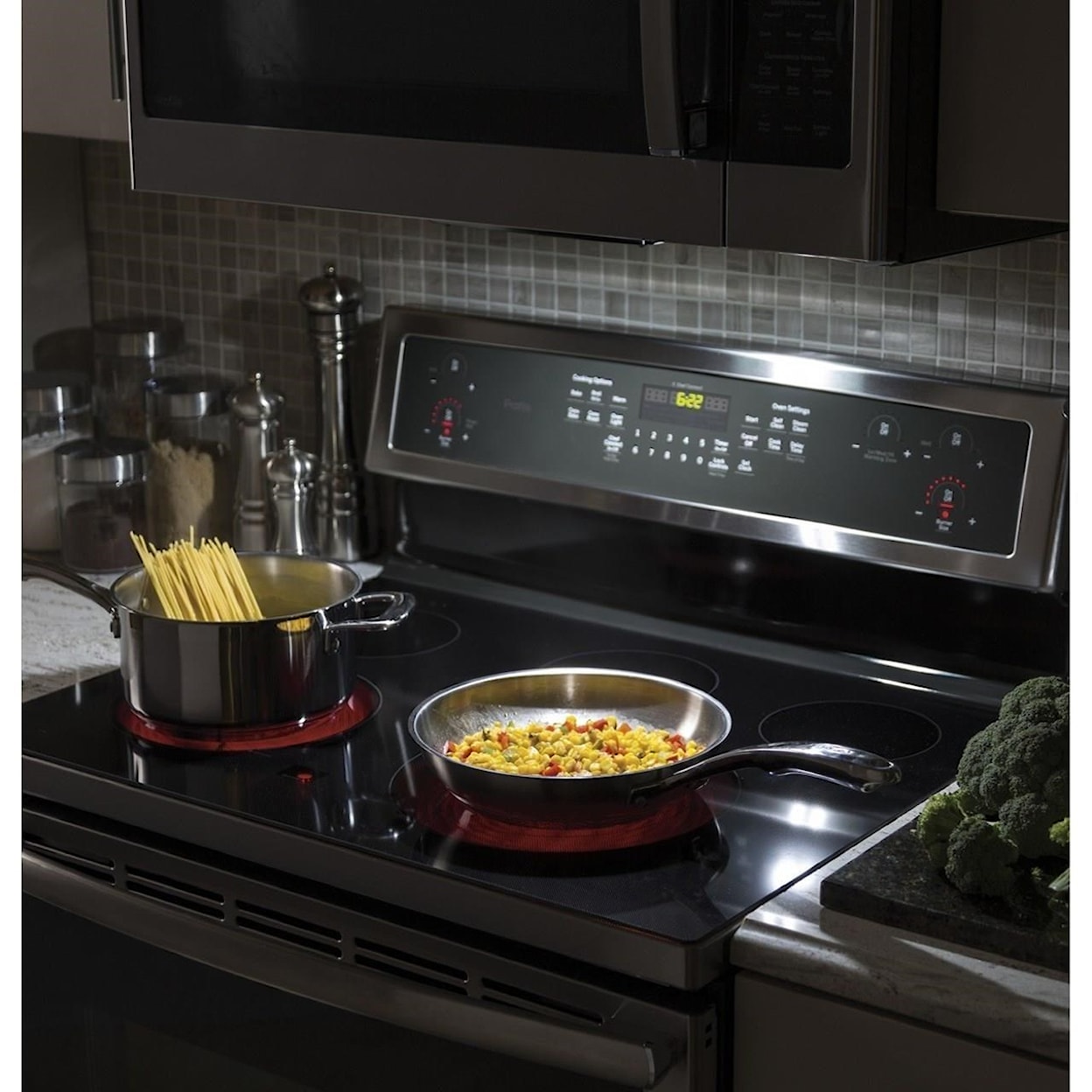 GE Appliances GE Microwaves GE Profile™ 1.7 Cu. Ft. Convection Microwave