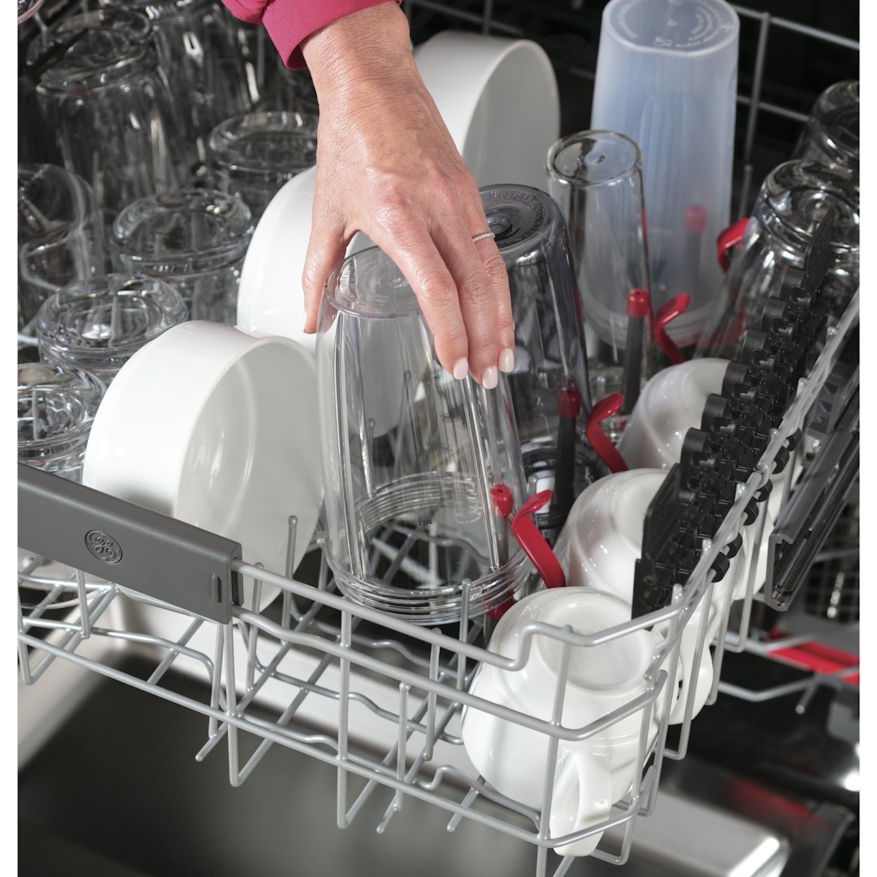 GE Appliances GE Profile Dishwashers GE Profile™ Dishwasher with Hidden Controls