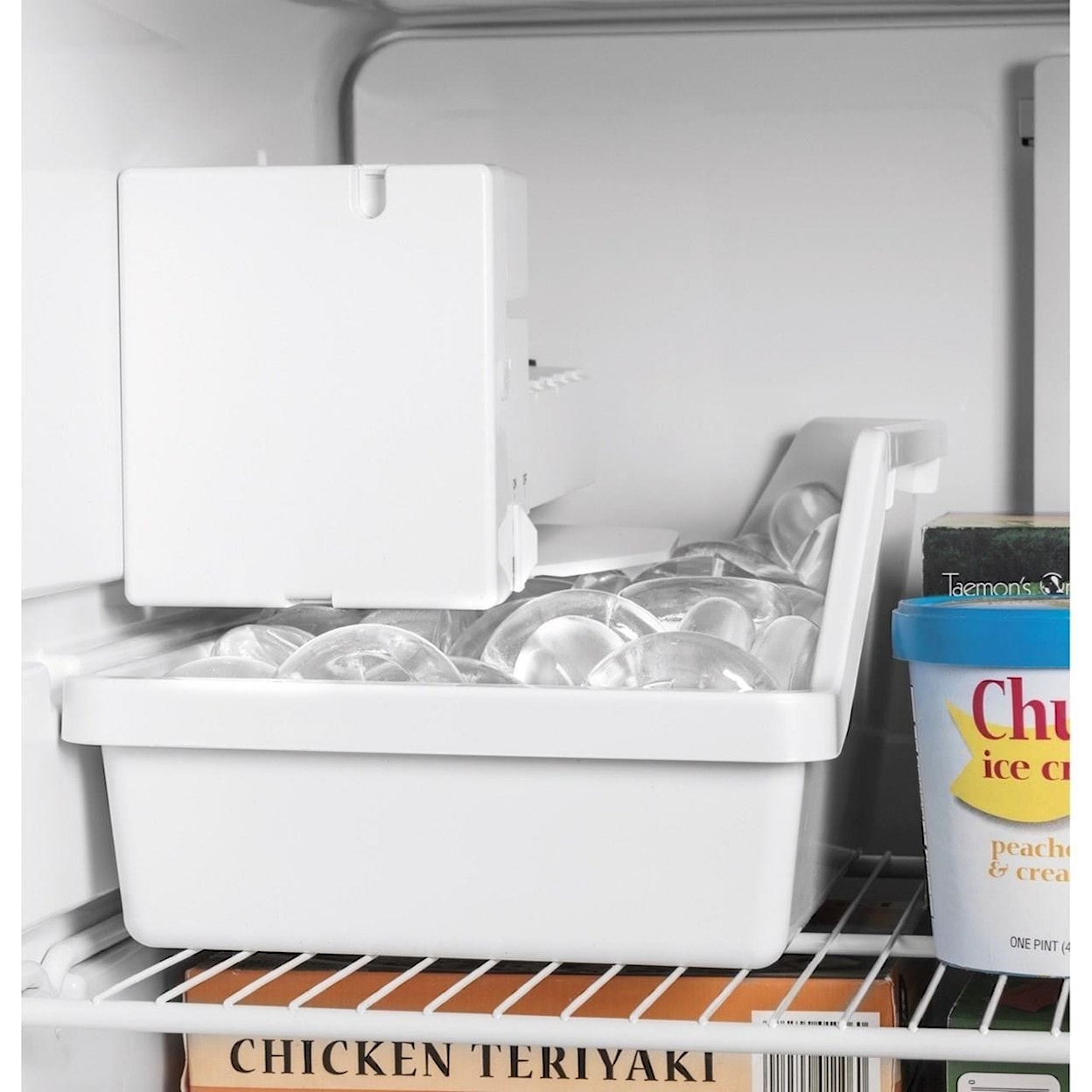 GE Appliances GE Top-Freezer Refrigerators GE® ENERGY STAR® 17.5 Cu. Ft. Top-Freezer Re