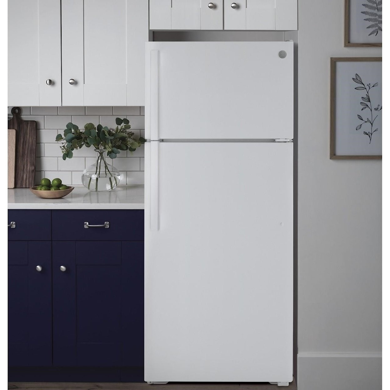 GE Appliances GE Top-Freezer Refrigerators GE® ENERGY STAR® 15.6 Cu. Ft. Top-Freezer Re