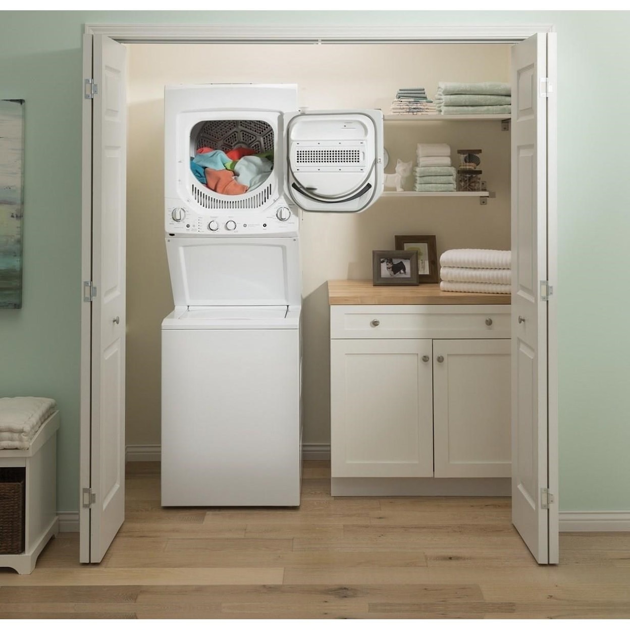 GE Appliances Home Laundry GE Unitized Spacemaker® Washer and Dryer