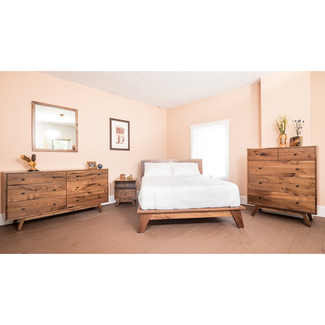 Glenmont Furniture Sullivan Lake Customizable Queen Bedroom Group