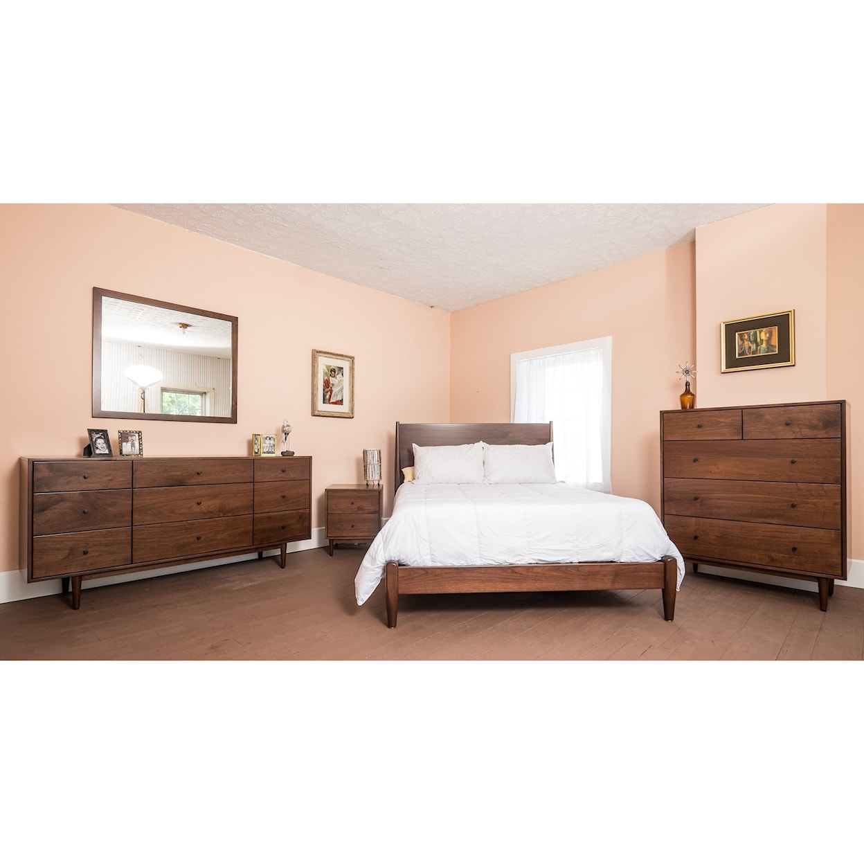 Glenmont Furniture Sullivan Road Customizable Queen Bedroom Group