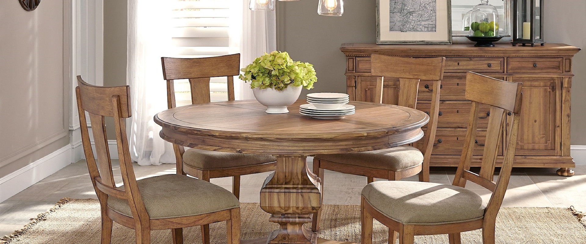 Casual Round Dining Room Group
