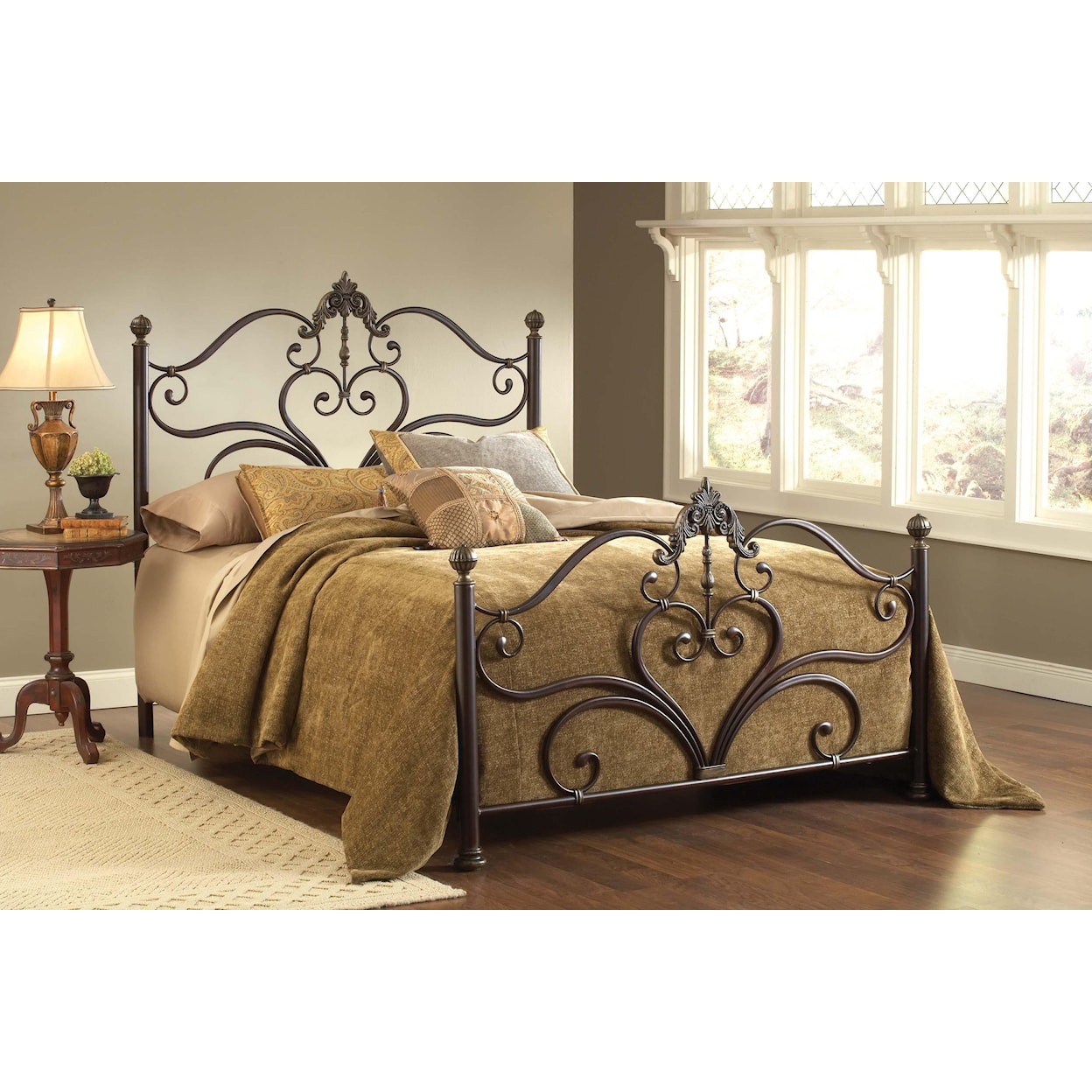 Hillsdale Metal Beds Newton King Bed Set with Scrollwork