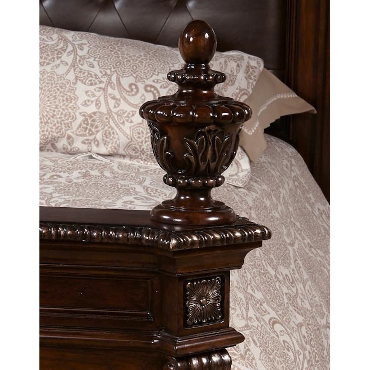 Home Insights Vintage Genevieve Upholstered King Bed