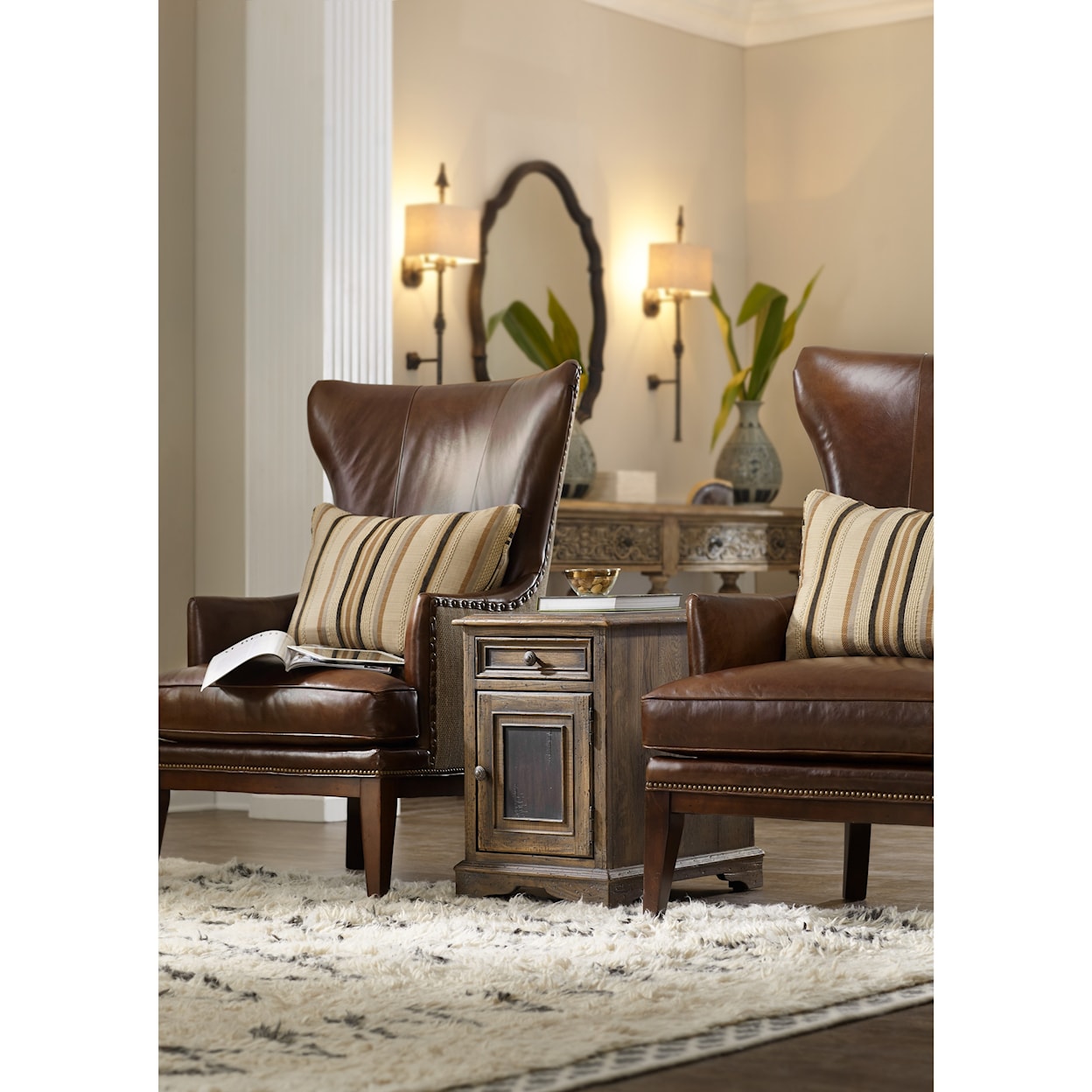 Hooker Furniture Hill Country Dewees Chairside Table
