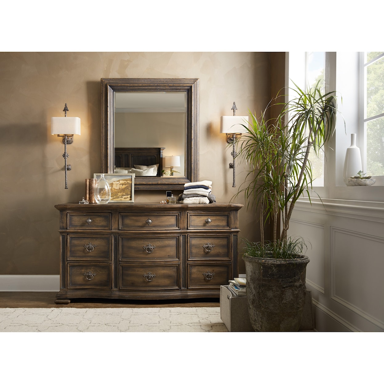 Hooker Furniture Hill Country Williamson Nine-Drawer Dresser