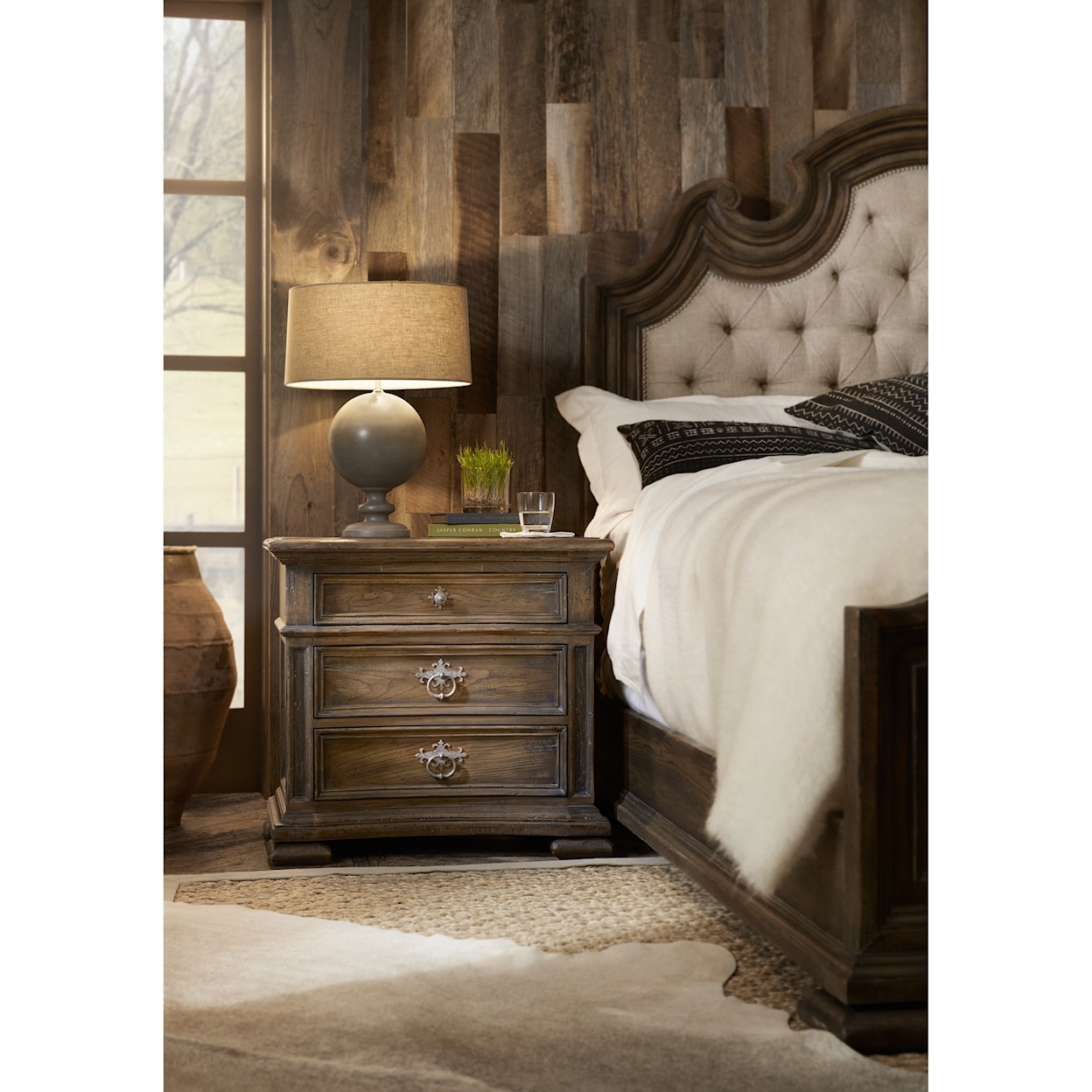 Hooker Furniture Hill Country Floresville Bachelors Chest