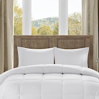 Full/Queen Winfield Luxury Down Alternative Comforter