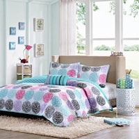 Full/Queen Carly Coverlet Set