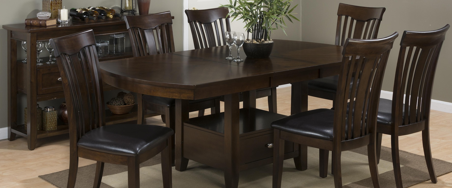 Casual Dining Room Group