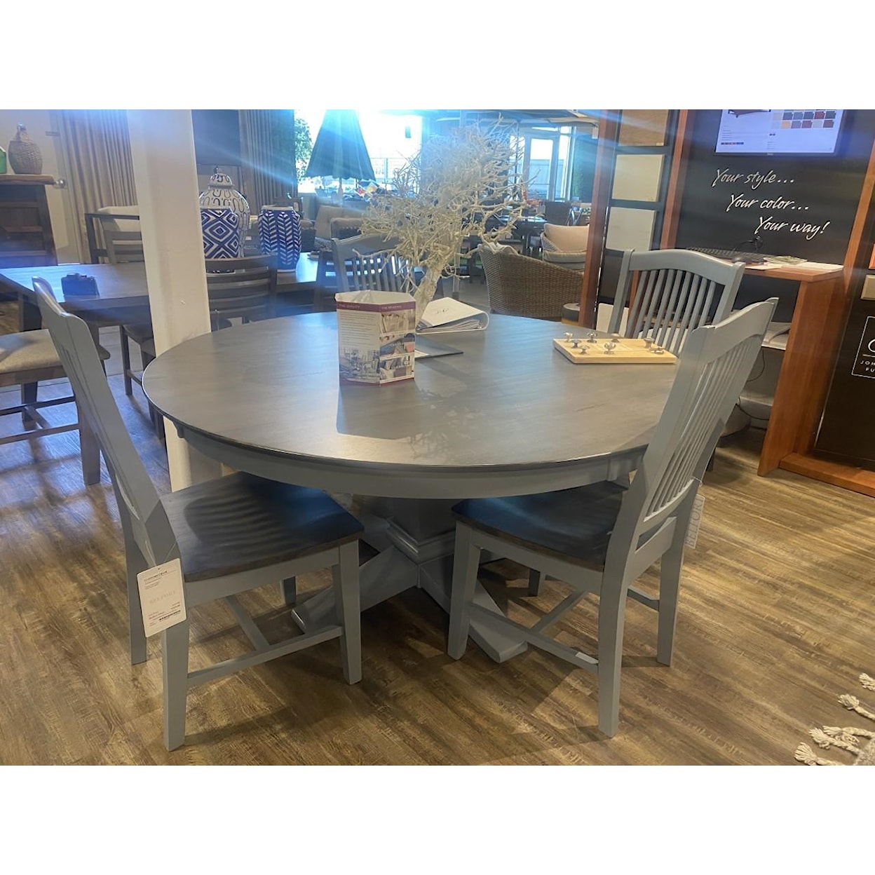 John Thomas SELECT Dining Room Round Dining Table