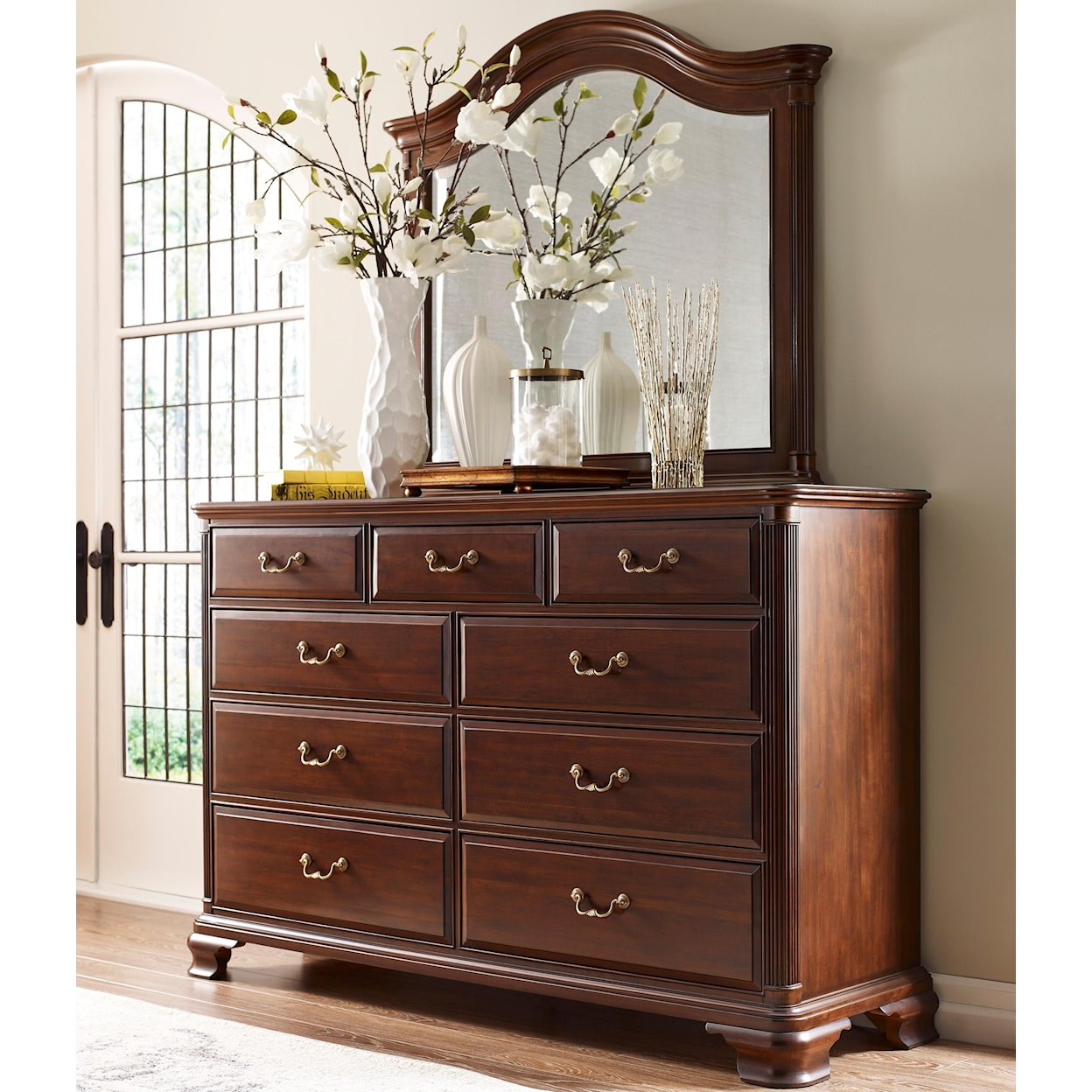 Kincaid Furniture Hadleigh Dresser and Mirror Set