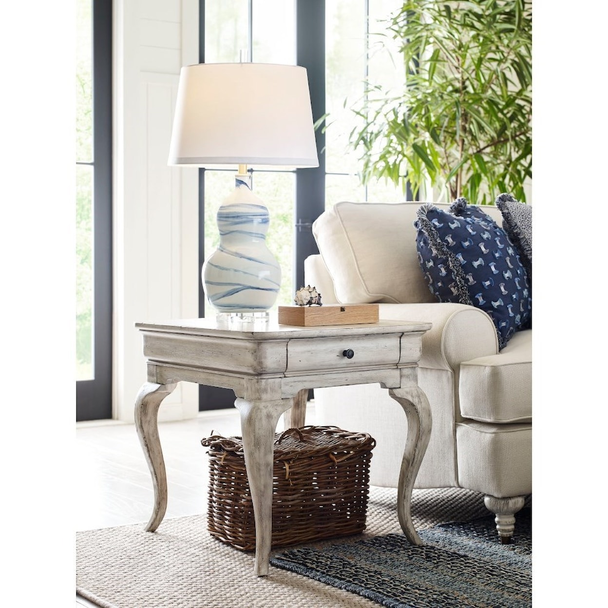 Kincaid Furniture Selwyn Kelsey End Table