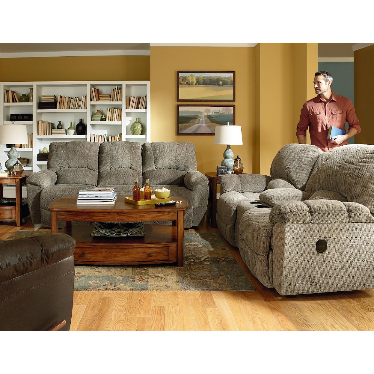 La-Z-Boy Hayes Power Loveseat w/ Console