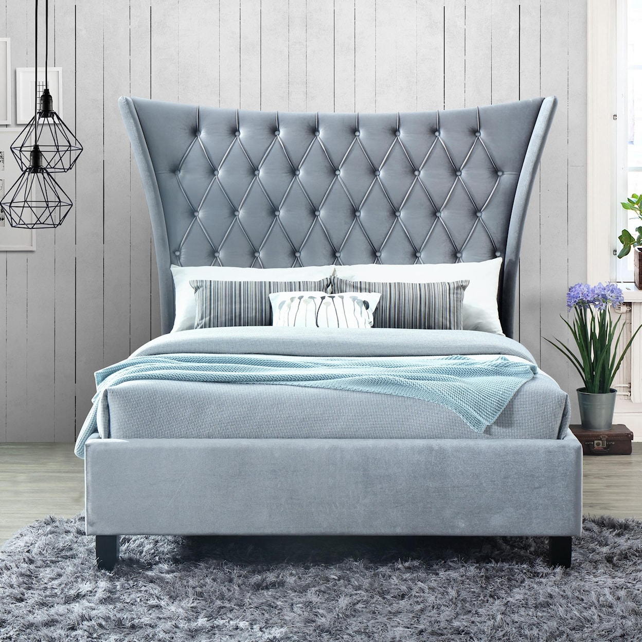Lacey Furniture Biltmore Queen Upholstered Bed
