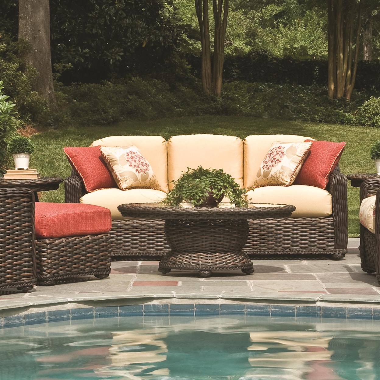 Lane Venture South Hampton  Outdoor Sofa