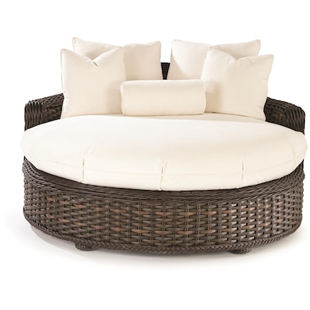 Round Chaise