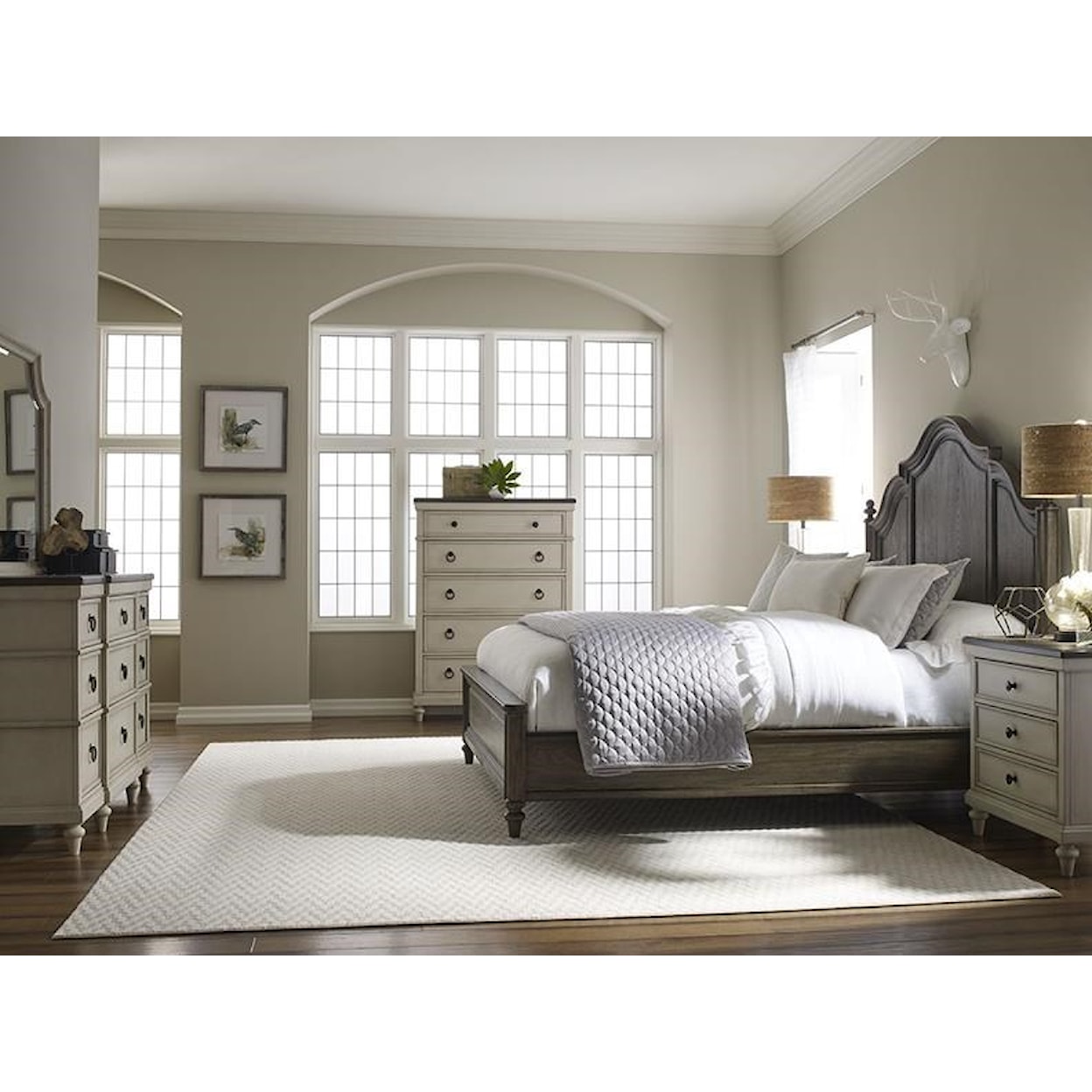 Legacy Classic    Queen Bed with Storage Footboard