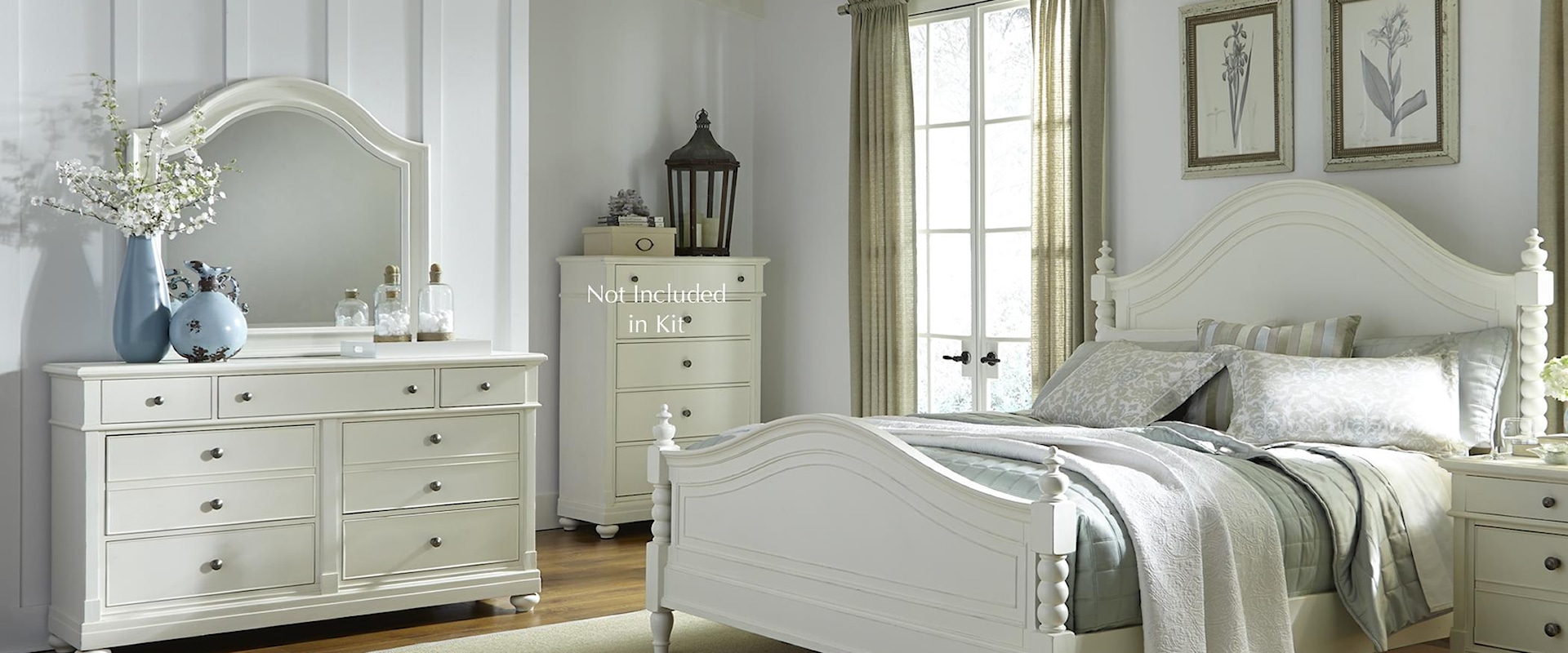 Queen Poster Bedroom Group with Dresser, Mirror and Nightstand