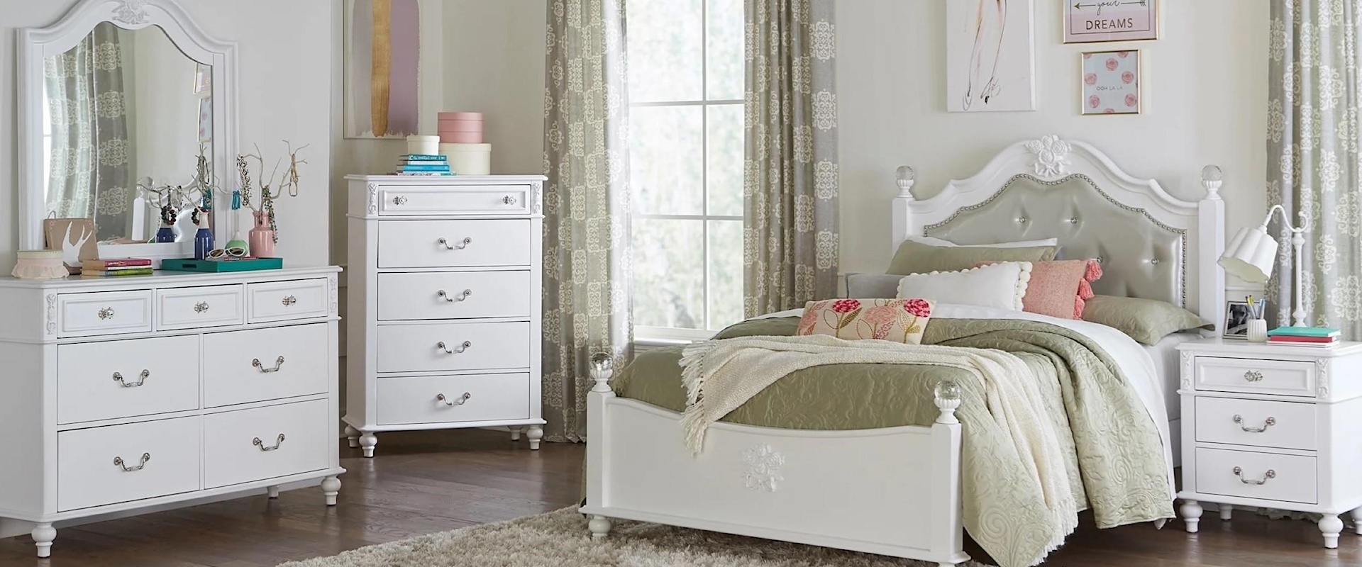 Dresser, Mirror and Complete 3 Pc Twin Bed