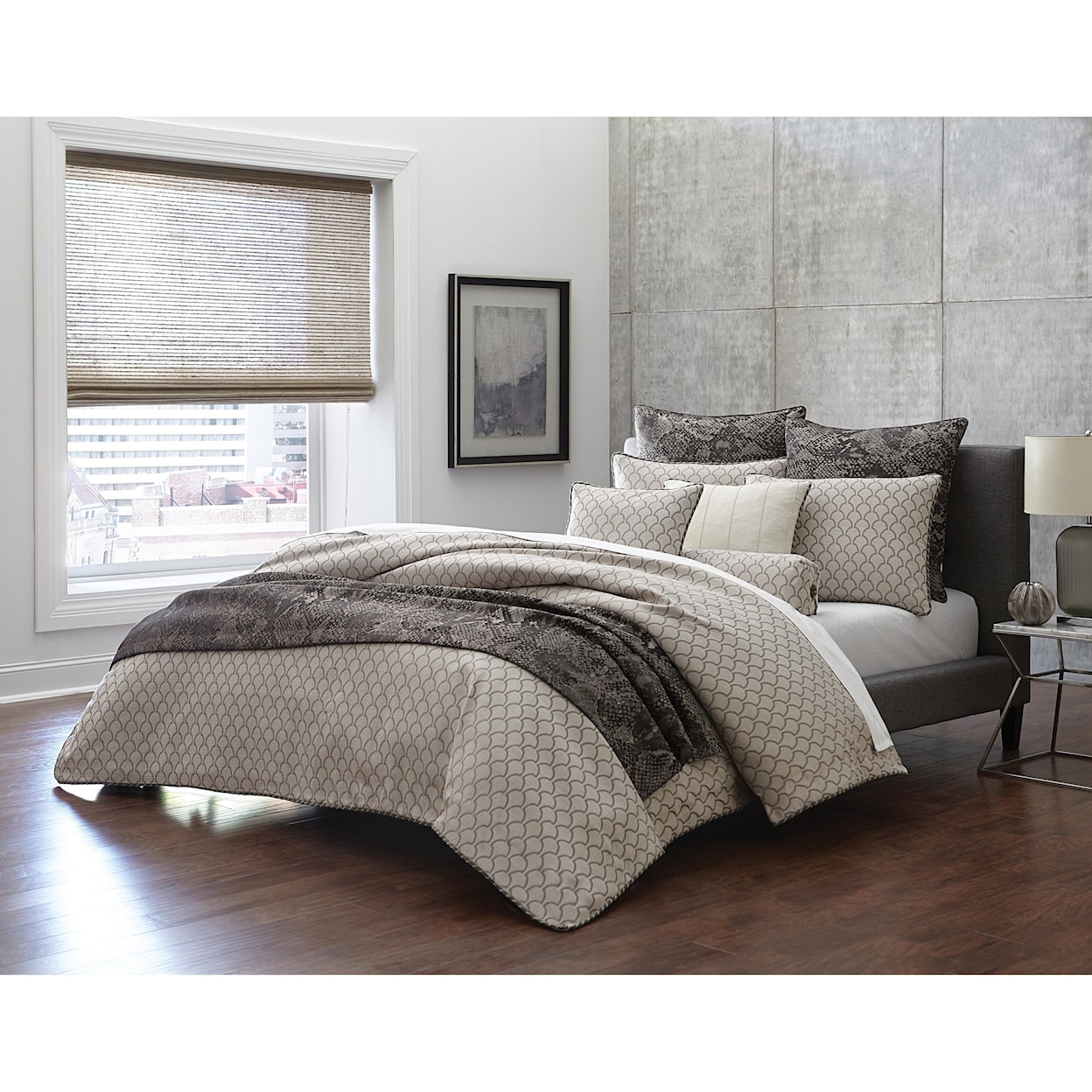 Michael Amini Distinctive Bedding Designs Queen Comforter Set