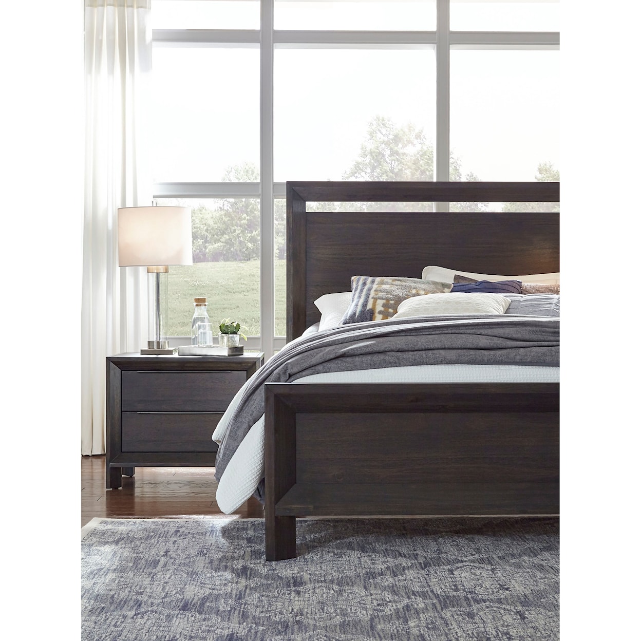 Modus International Chloe Full Panel Bed