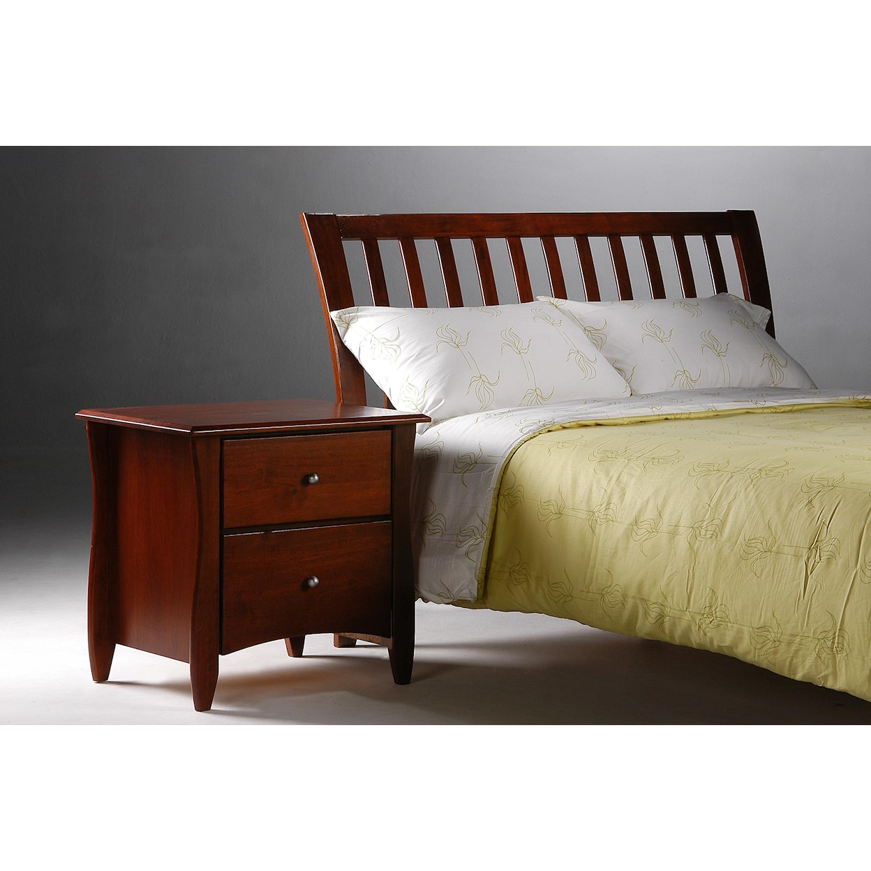 Night & Day Furniture Spice Queen Bed