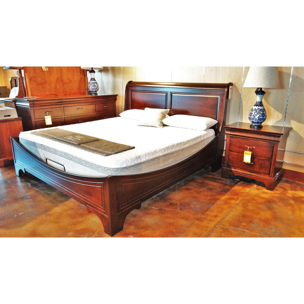 Oakwood Industries Edinburgh King Bed