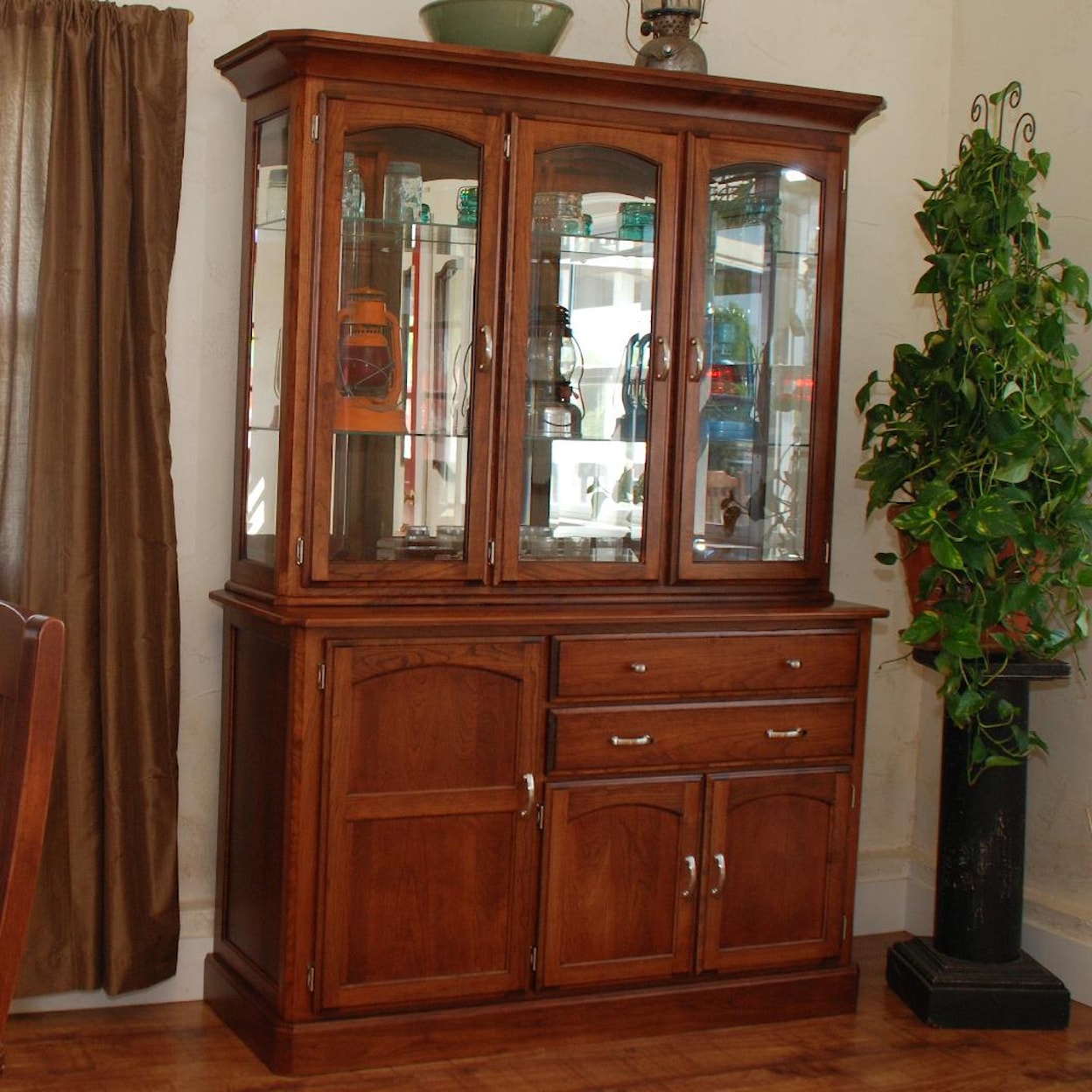 Oakwood Industries Casual Dining Newport Hutch and Buffet