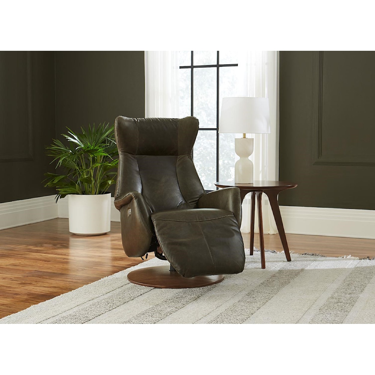 Palliser Q31 Power Wallhugger Recliner