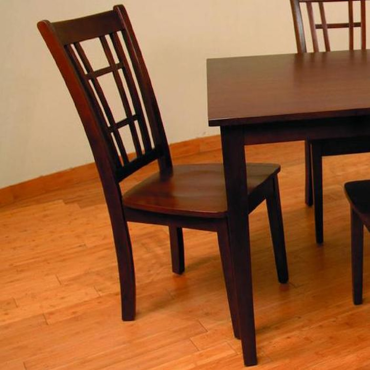 Primo International 552 Table and 4 Chairs