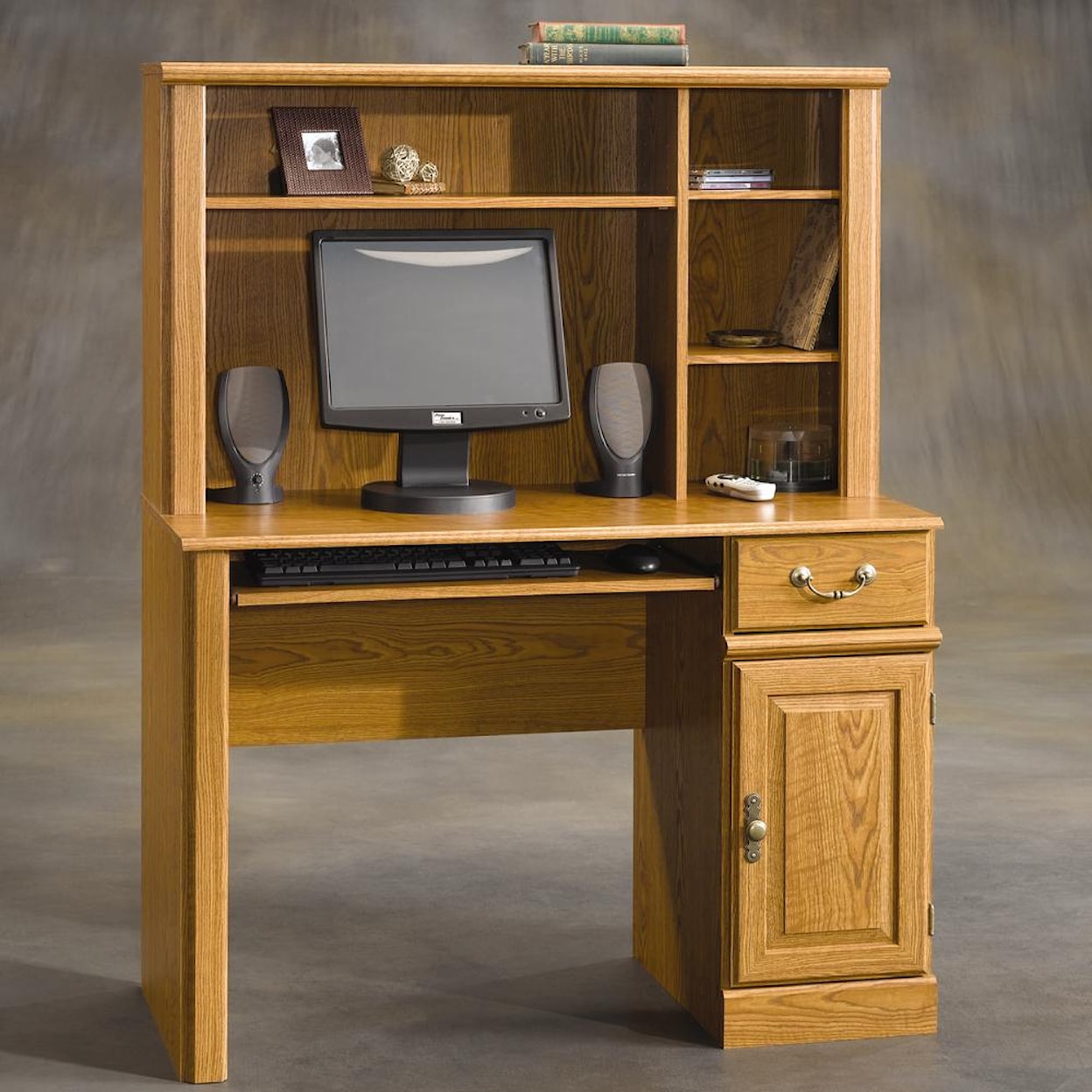 Sauder Orchard Hills Computer Desk with Hutch