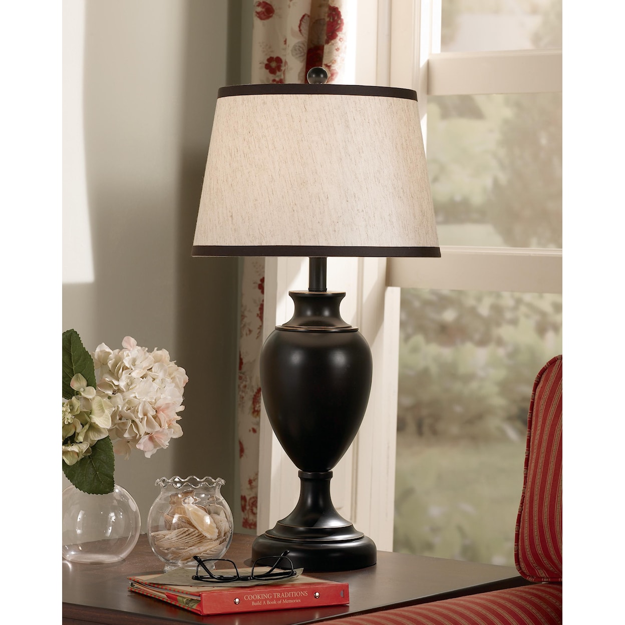 Signature Design by Ashley Lamps - Traditional Classics Gillian