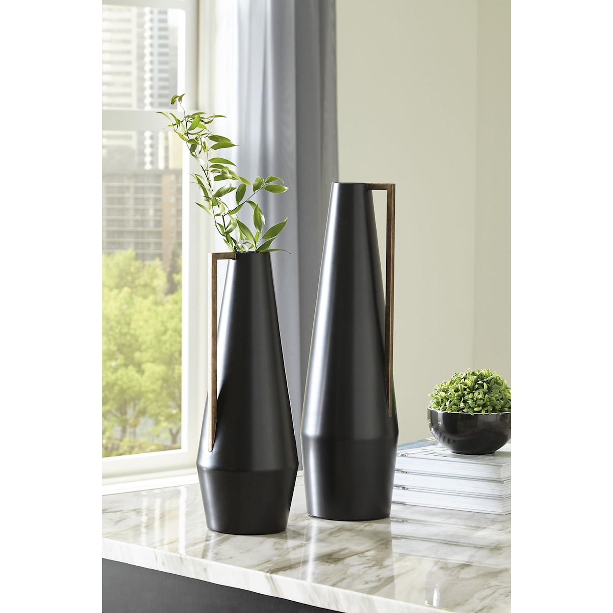 Signature Design by Ashley Accents Pouderbell Vase