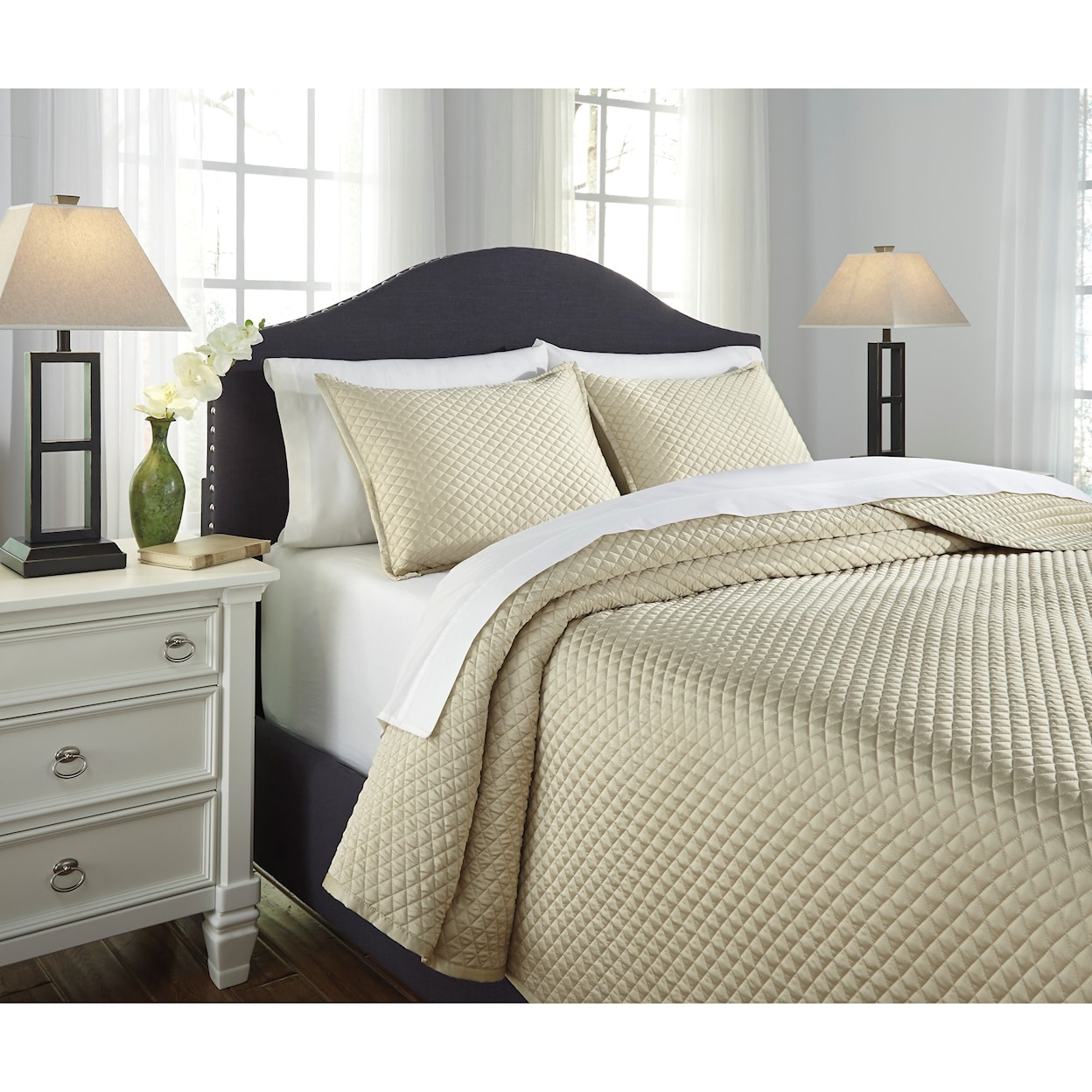 Signature Design by Ashley Bedding Sets Queen Dietrick Sand Quilt Set