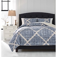 Queen Sladen Blue/Cream Comforter Set