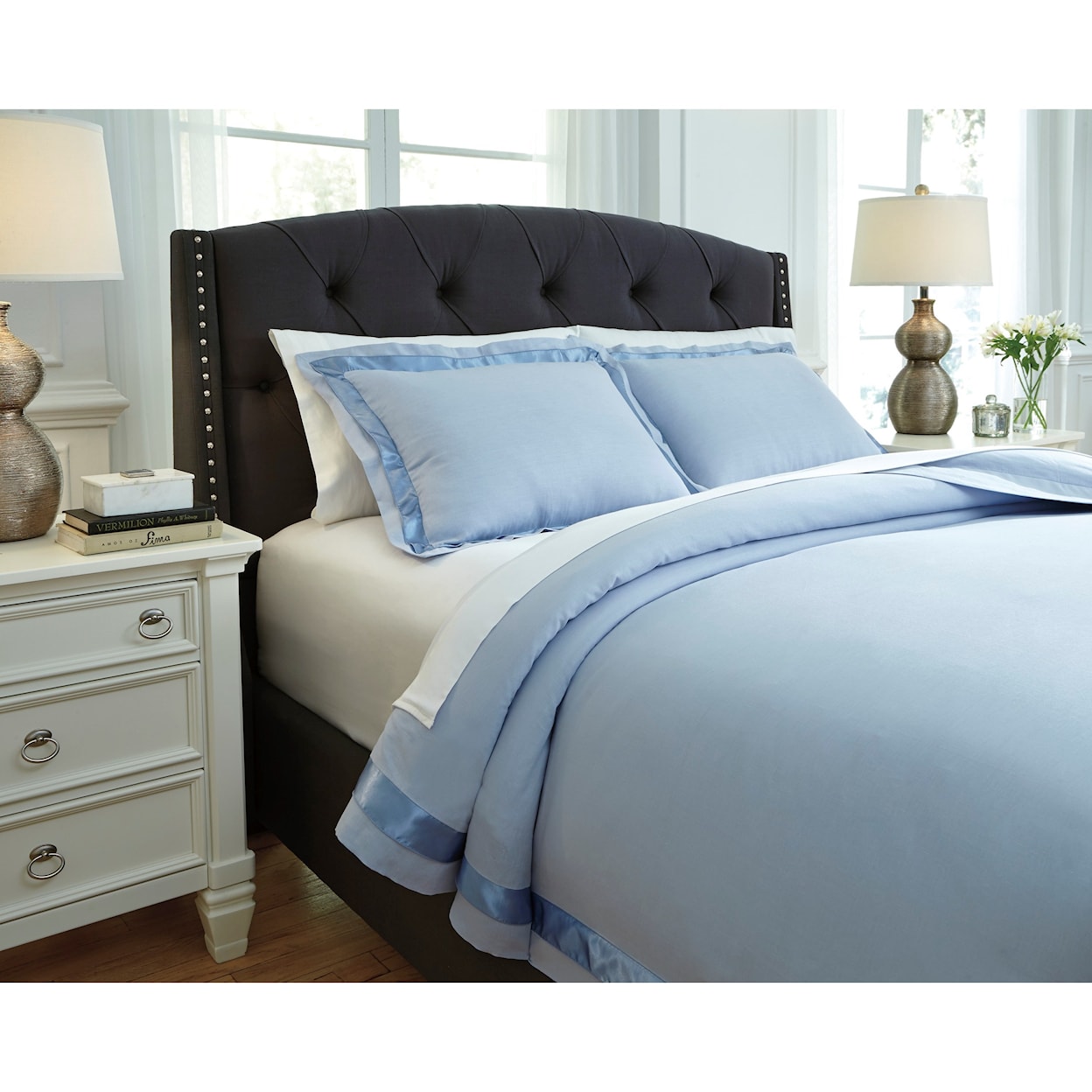 Signature Design by Ashley Furniture Bedding Sets Queen Faraday Soft Blue Duvet Cover Set