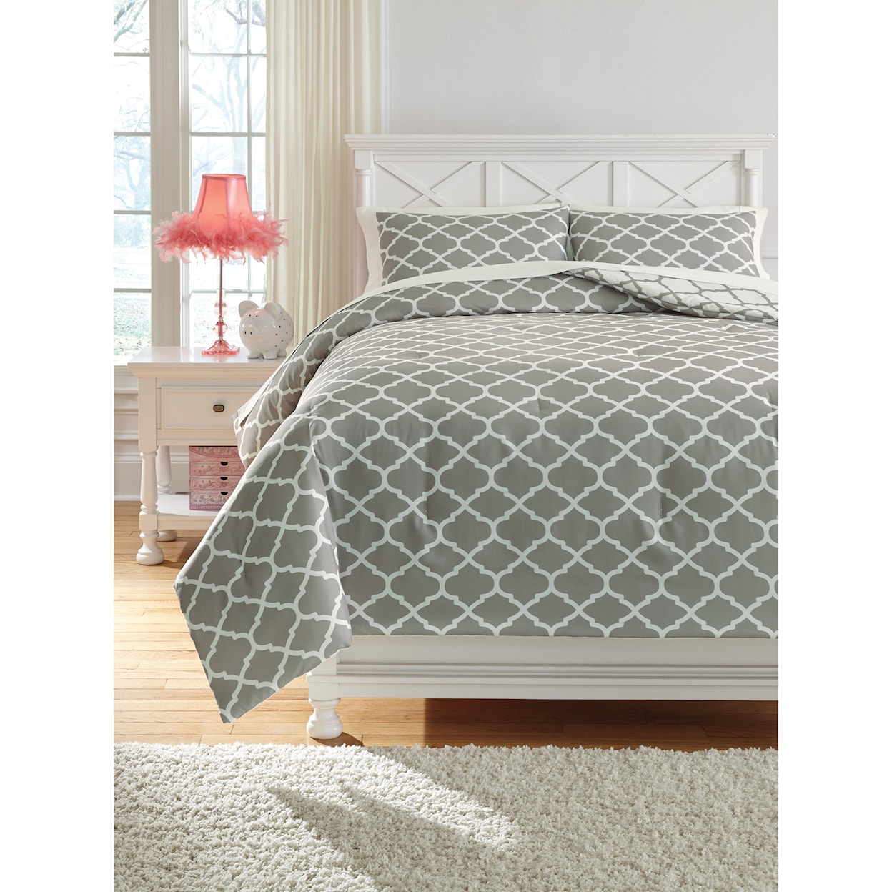 Signature Design Bedding Sets Full Media Gray/White Comforter Set
