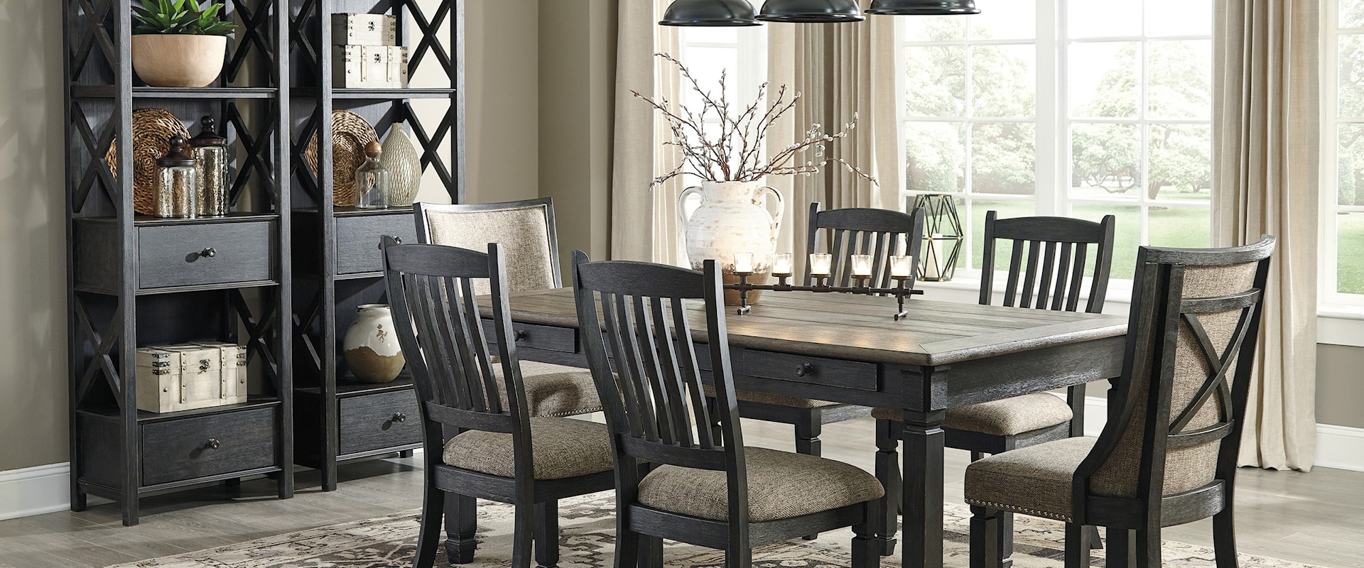 Casual Dining Room Group