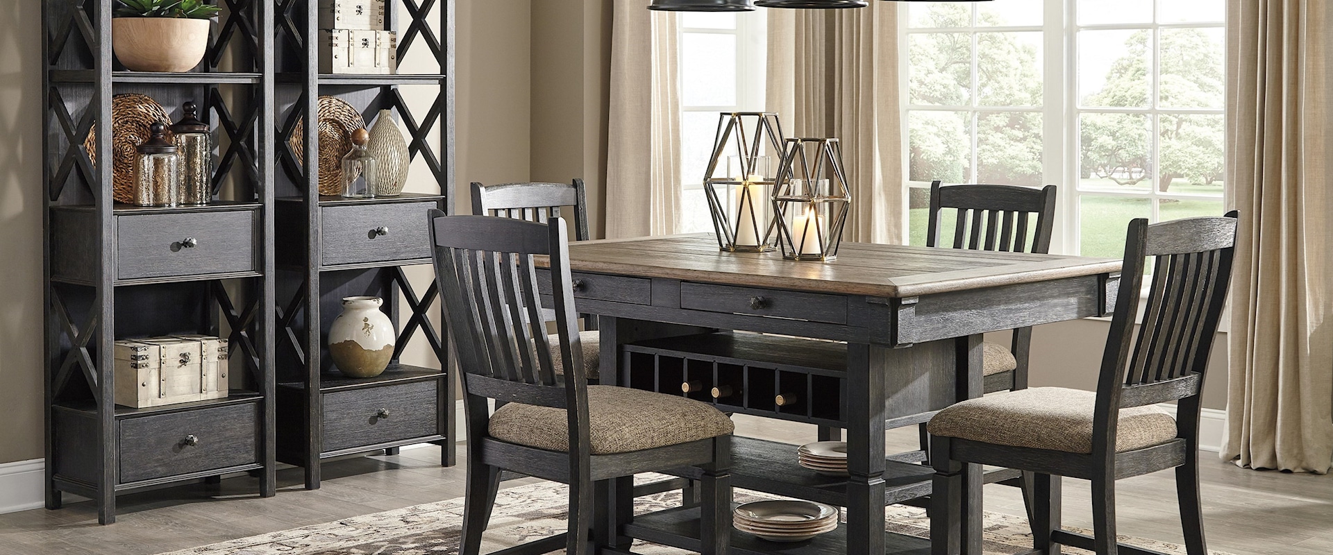 Casual Dining Room Group