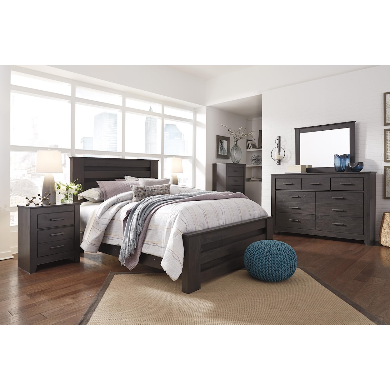Signature Design by Ashley Brinxton King Panel Bed Package