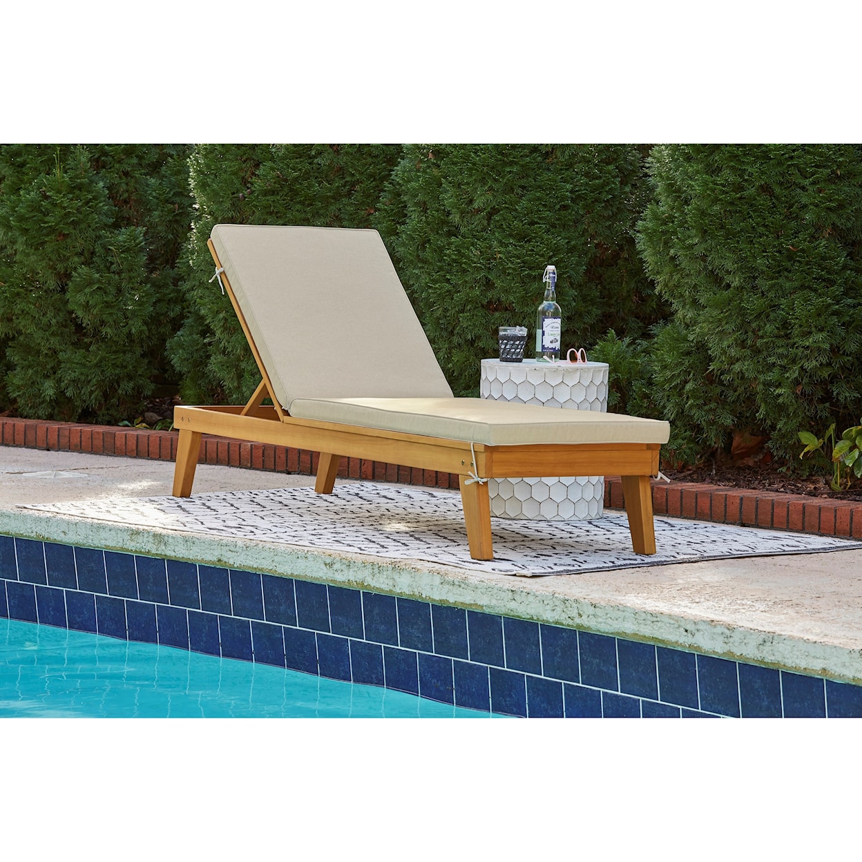 Signature Byron Bay Chaise Lounge with Cushion