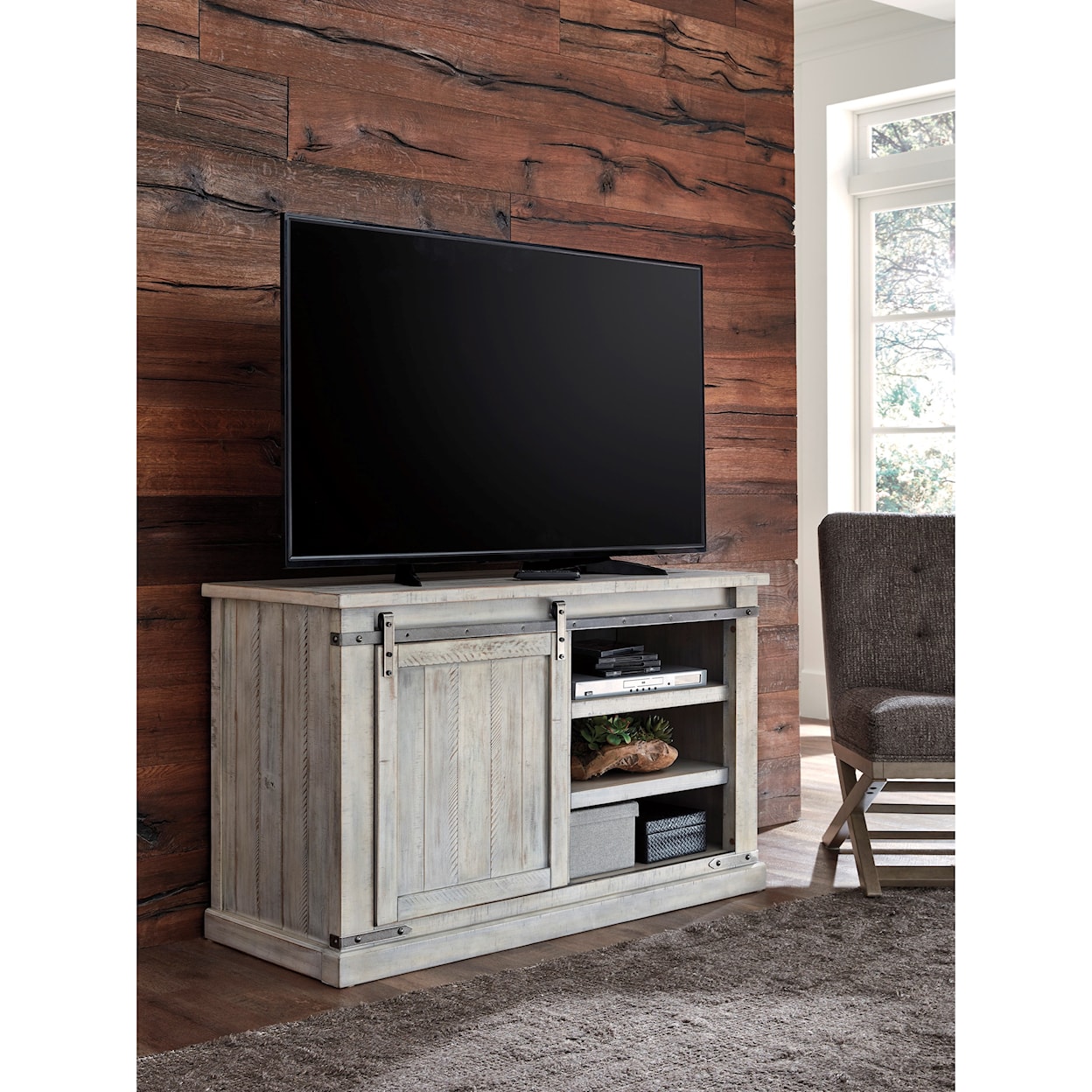 Benchcraft Carynhurst Medium TV Stand