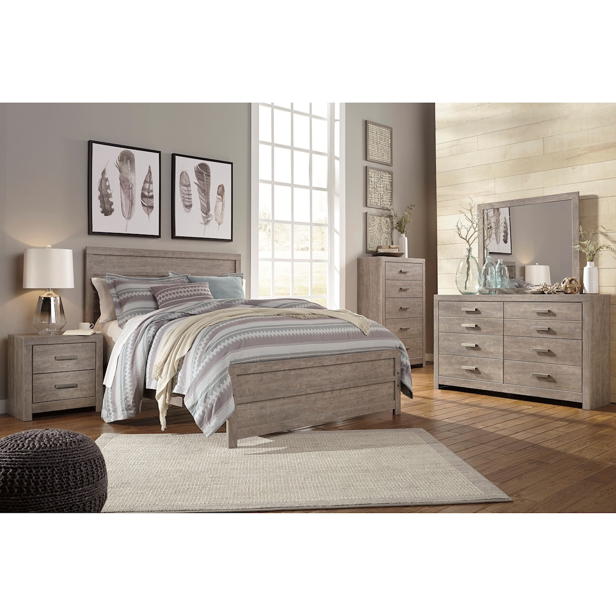 Signature Clover Queen Bedroom Group