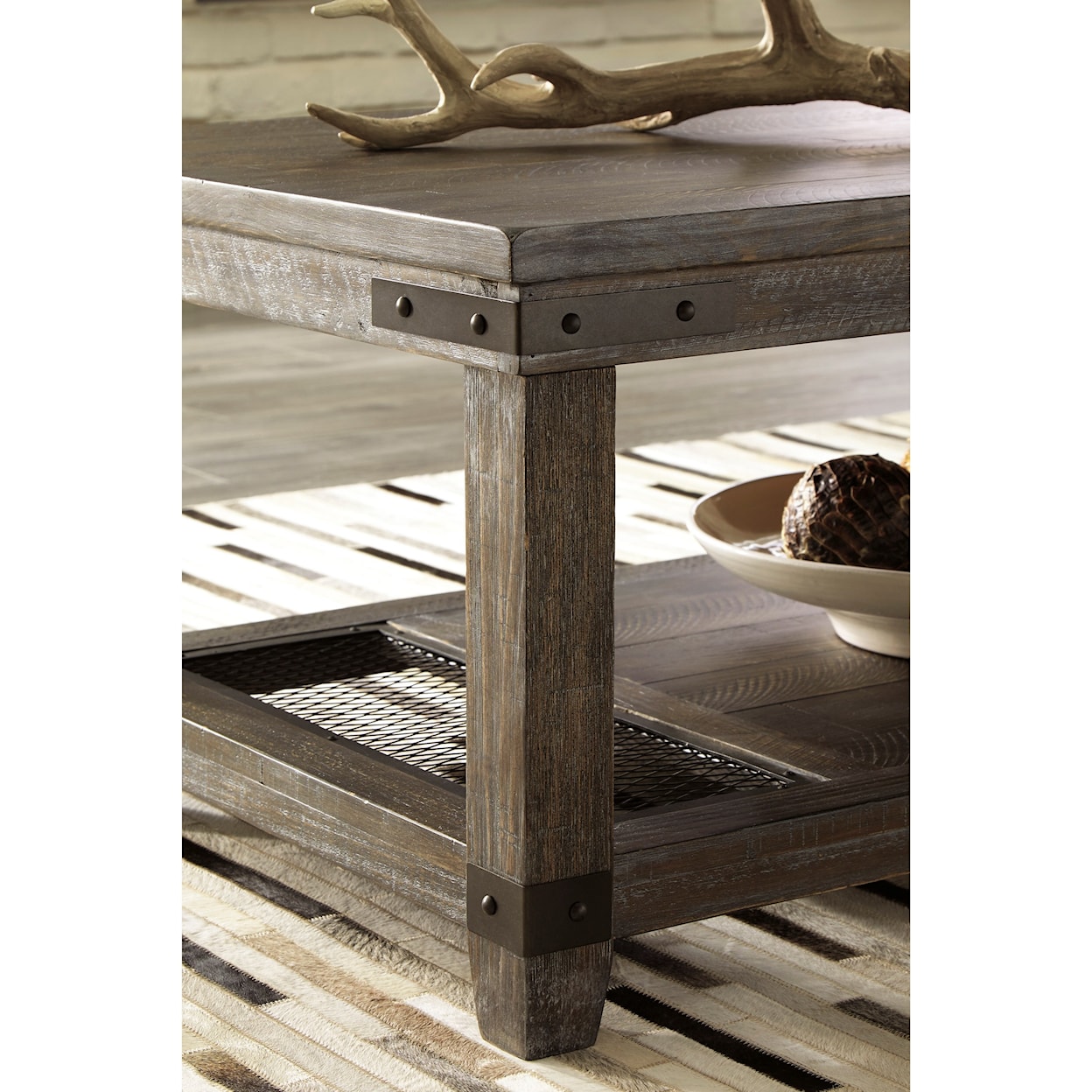 Ashley Signature Design Danell Ridge Rectangular Cocktail Table