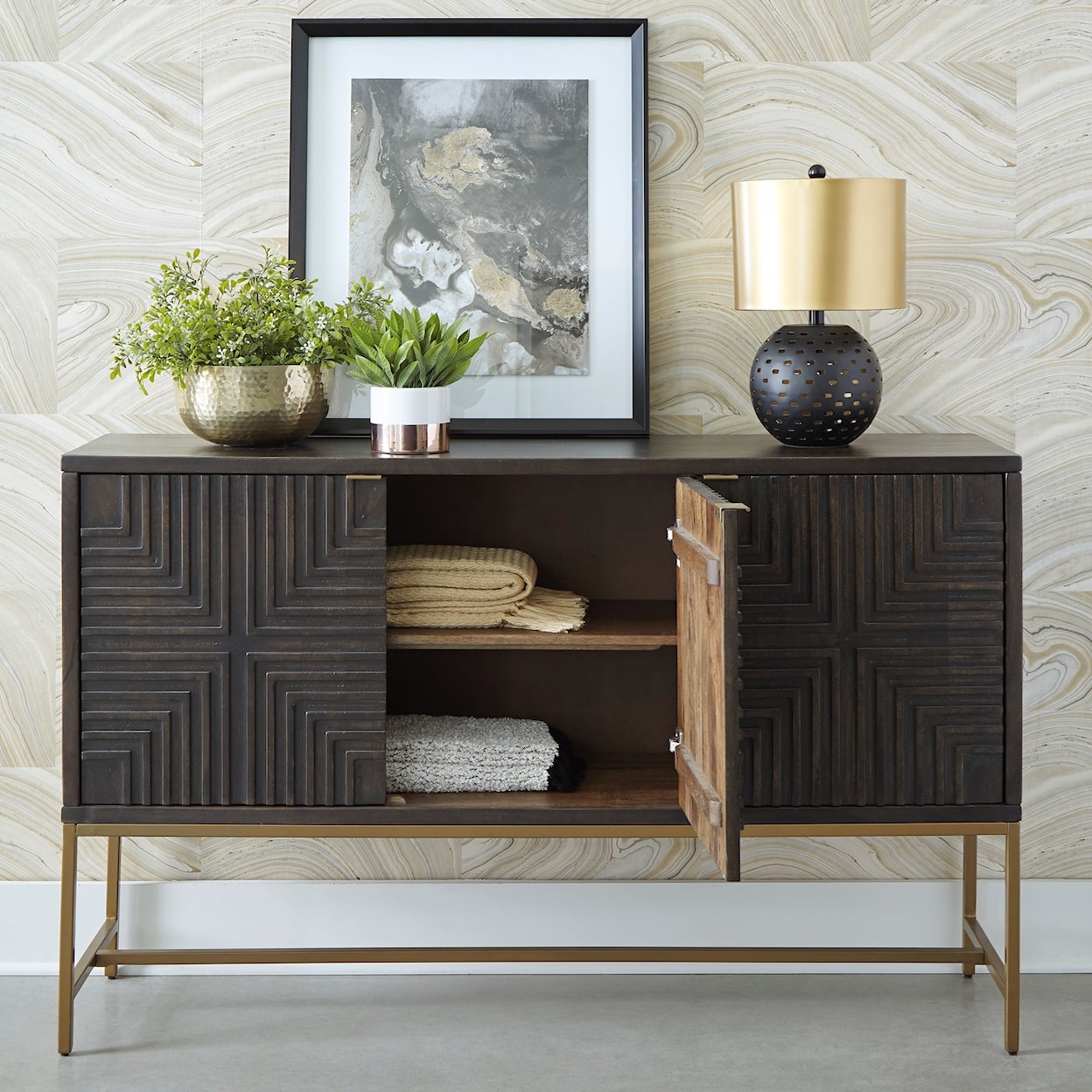 Benchcraft Elinmore Accent Cabinet