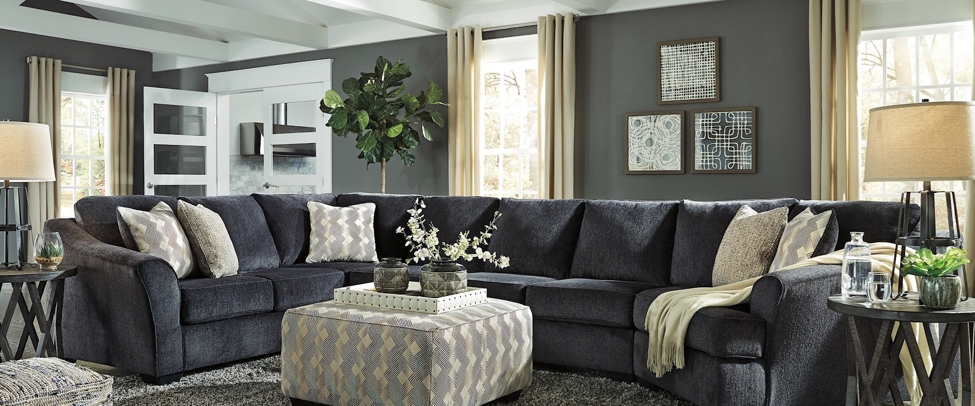 4pc Sectional and ottoman